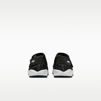 Nike.comにおけるナイキ リフト ベビーシューズに関するレビュー